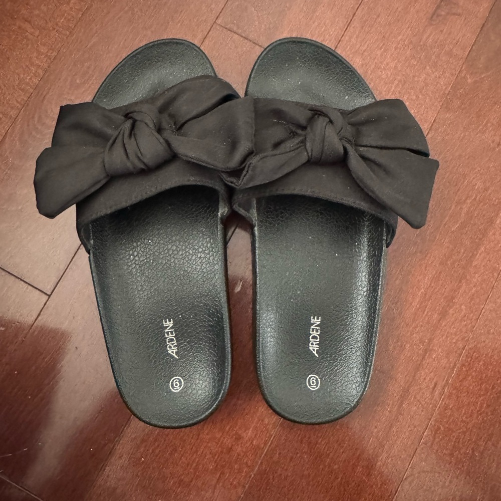 Ardene Women's Black Bow Slippers